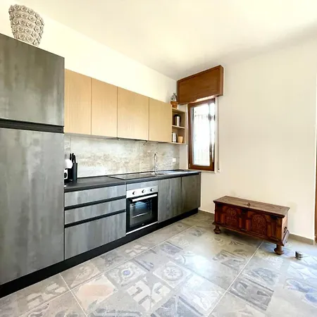 Hostdomus - La Rocca 加尔伦达