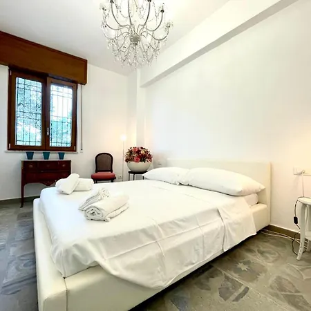 Hostdomus - La Rocca Апартаменты