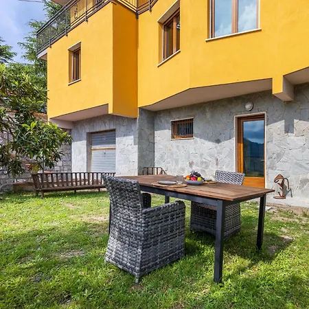 Apartamento Hostdomus - La Rocca Garlenda